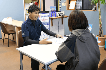 レンタカー整備風景
